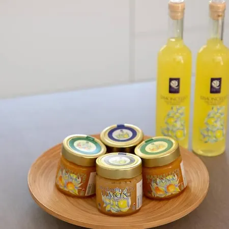 White House - Casa סורנטו