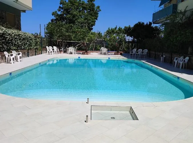 White House - Casa * Сорренто